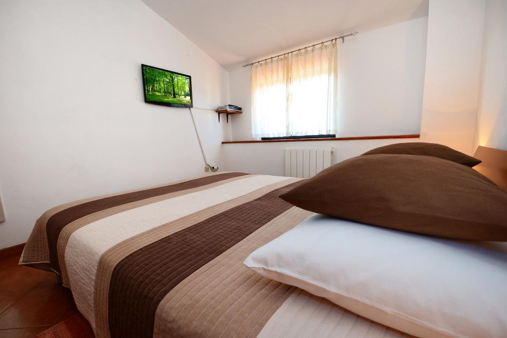 Apartment Lili โปเรช ภายนอก รูปภาพ
