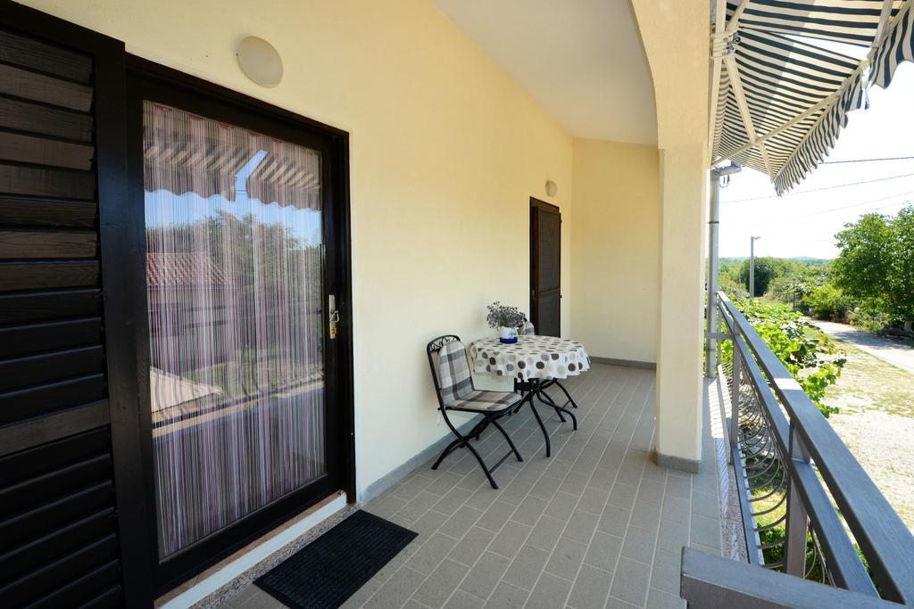 Apartment Lili โปเรช ภายนอก รูปภาพ